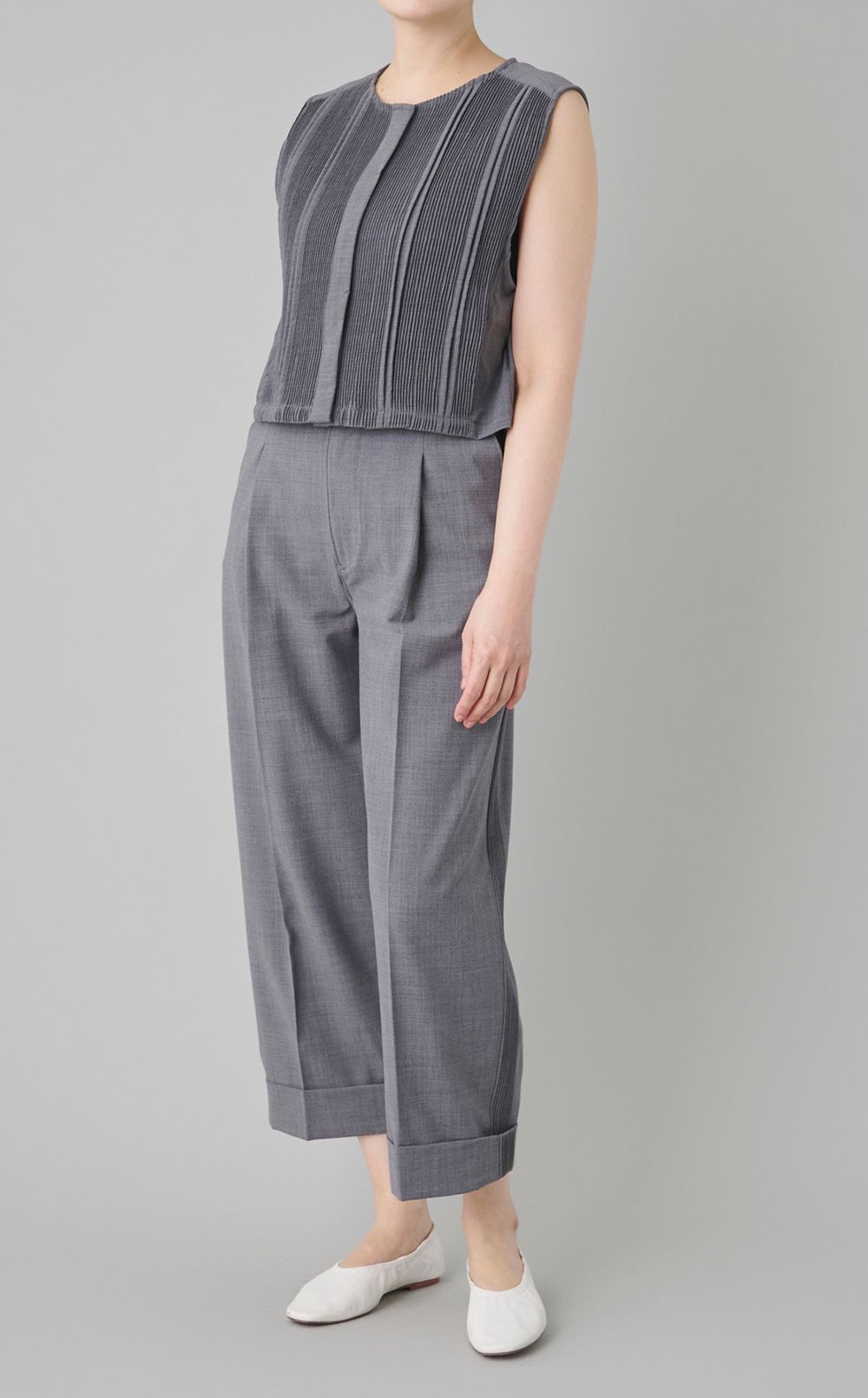 コットンタックノースリーブブラウス