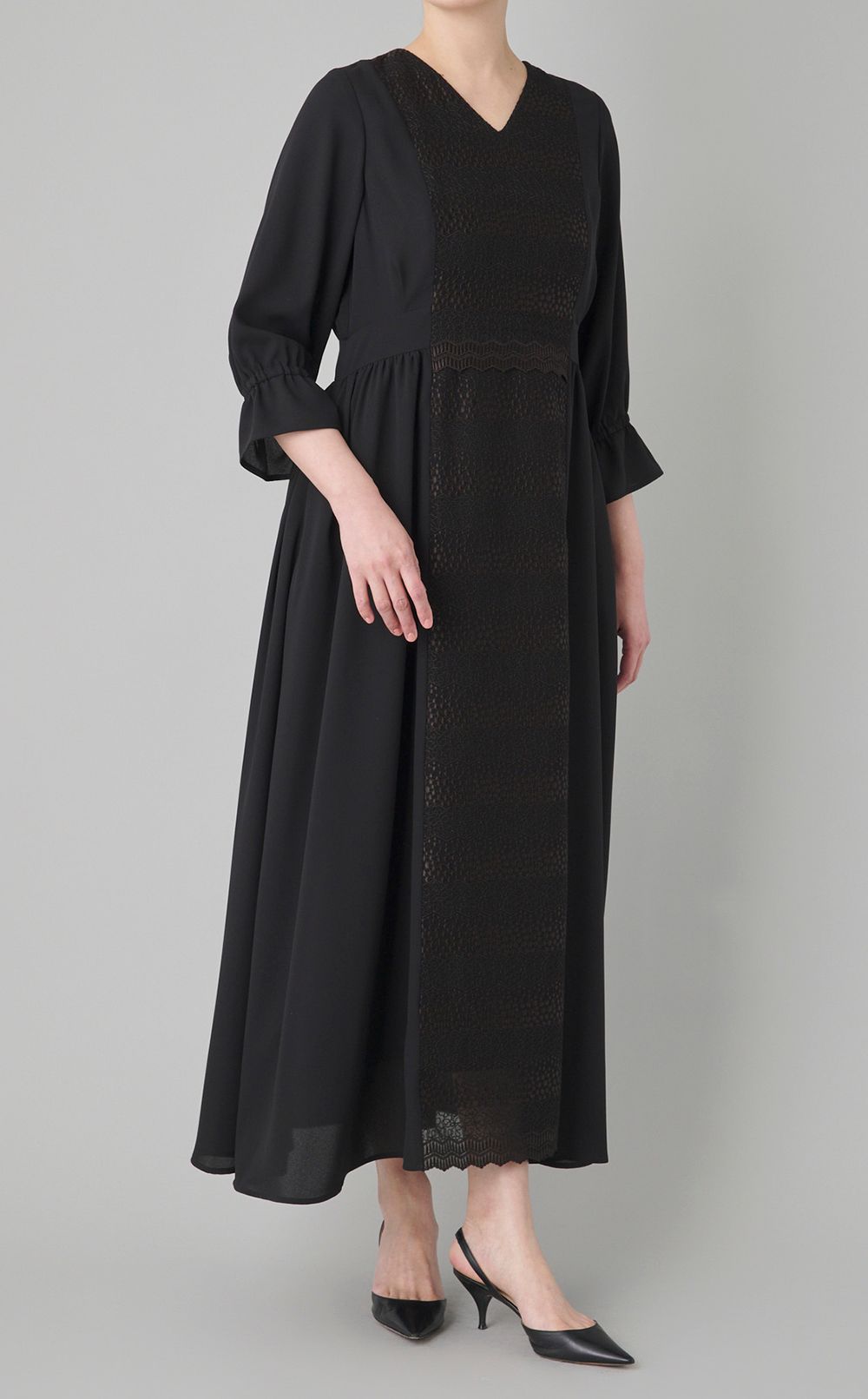 フロントエンブロイダリーワンピース