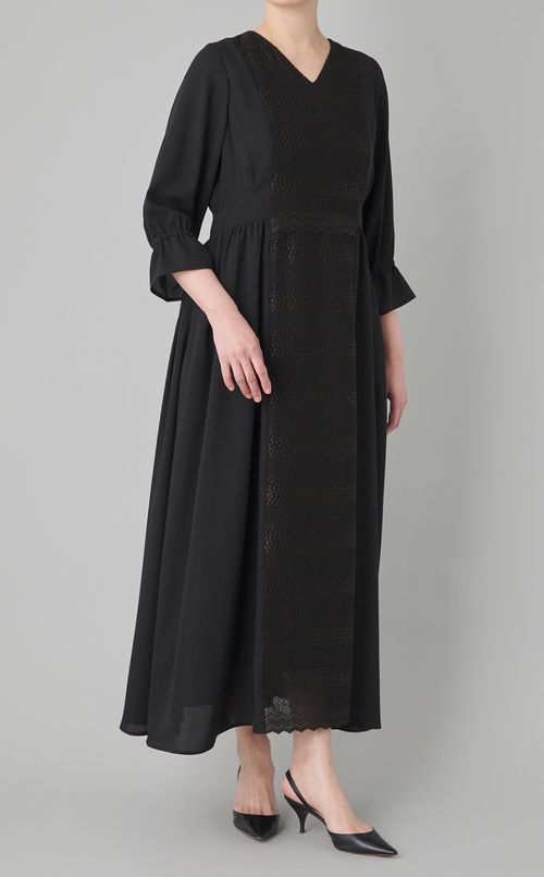 フロントエンブロイダリーワンピース