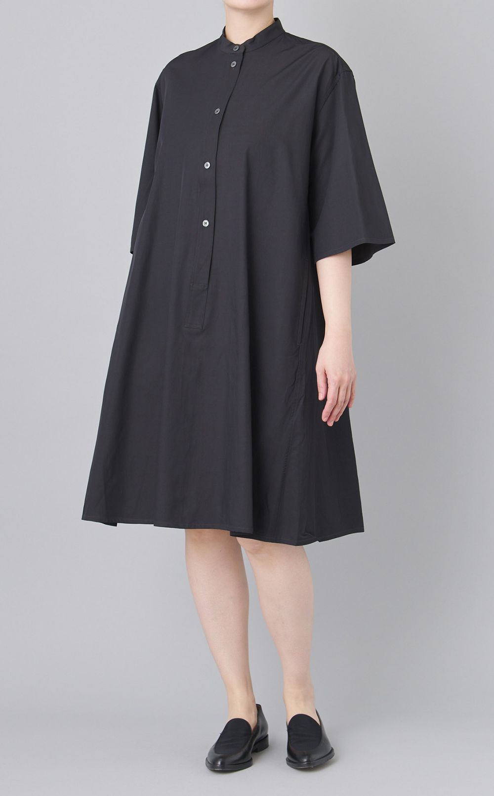 バンドカラー Aラインワンピース