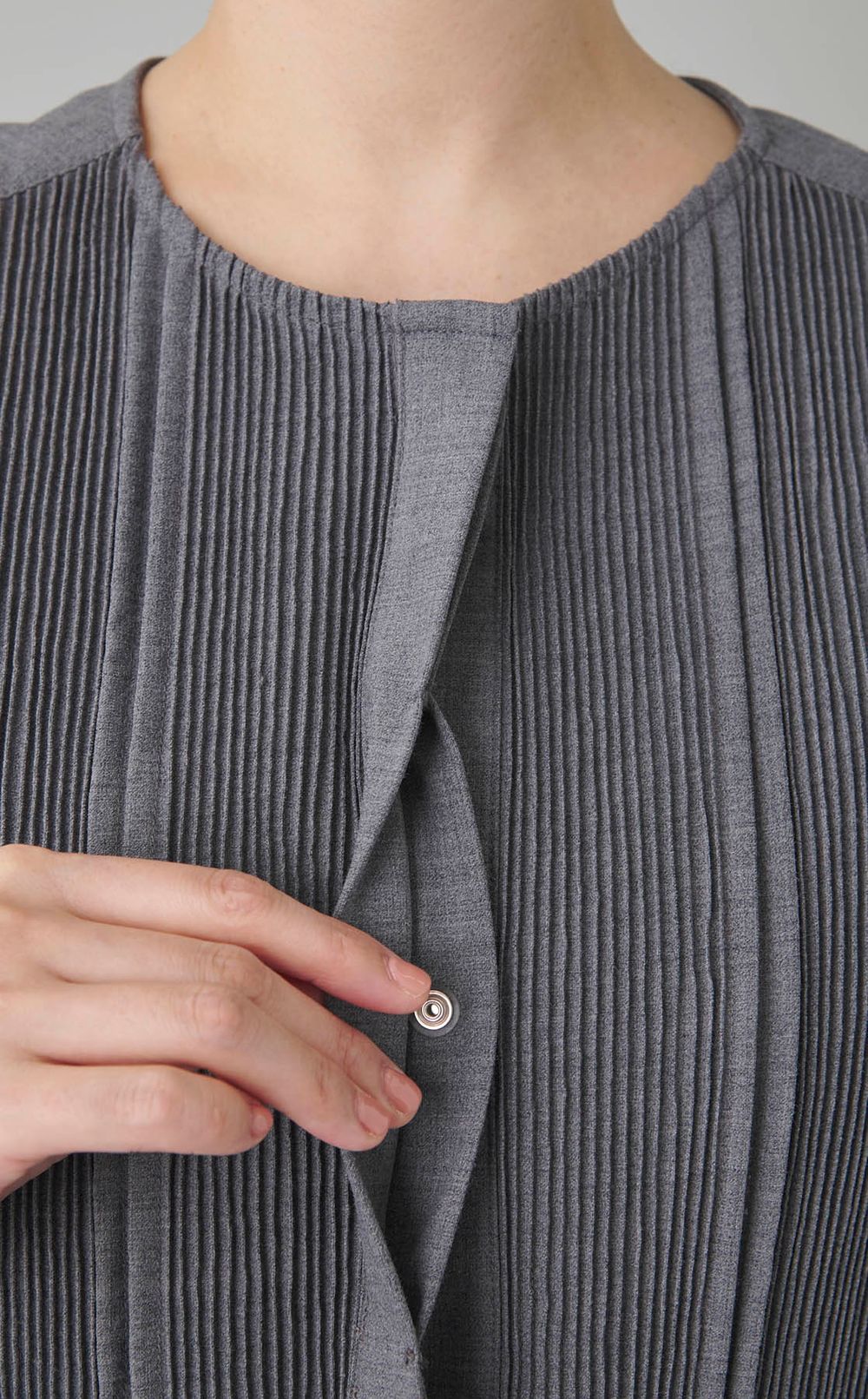 コットンタックノースリーブブラウス