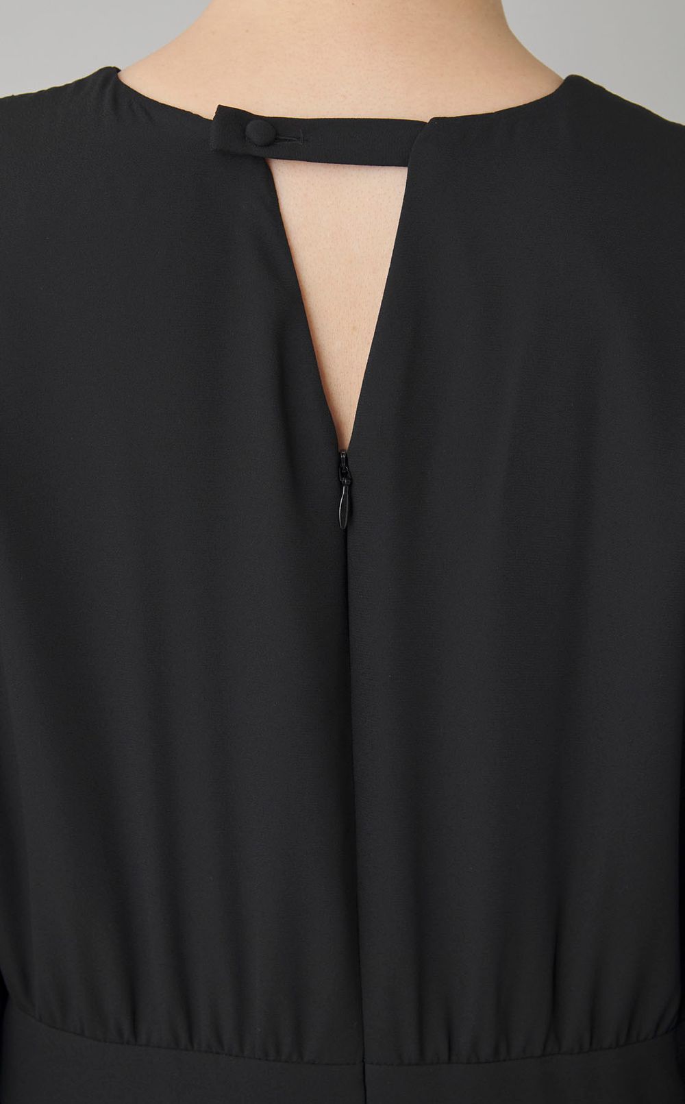 フロントエンブロイダリーワンピース