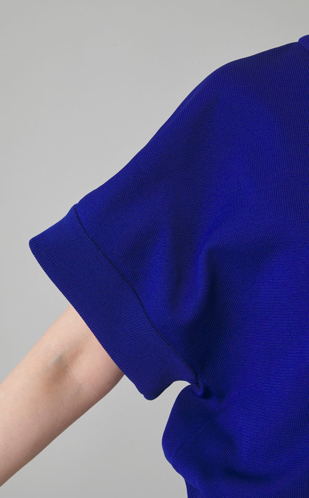 アシンメトリーニットプルオーバー