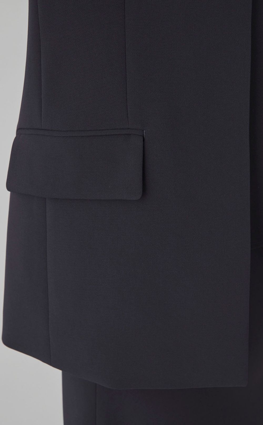 ノーカラークルーネックジャケット