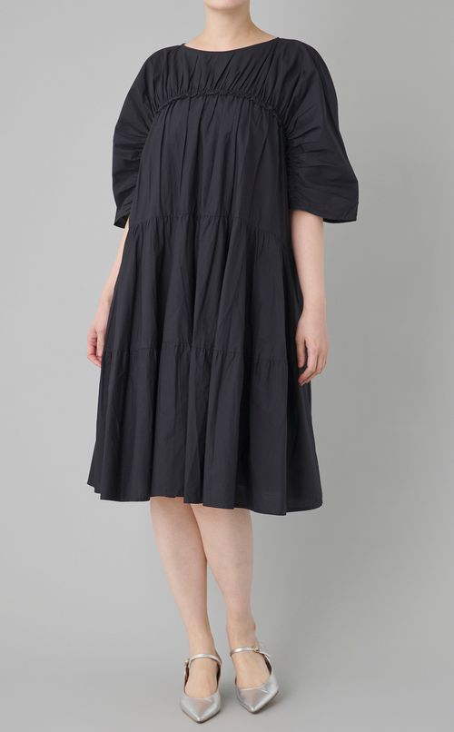 Inesギャザーワンピース