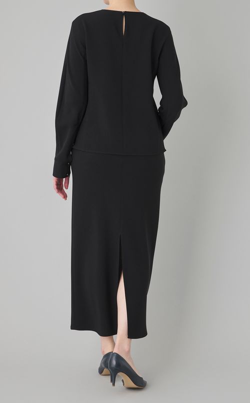 クルーネックコンパクトブラウス