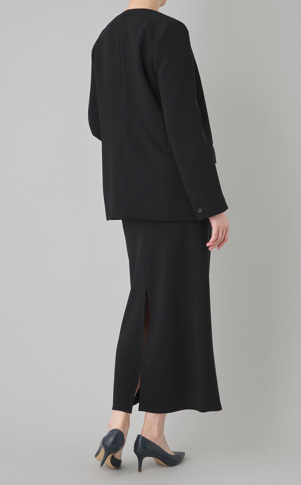 ノーカラークルーネックジャケット