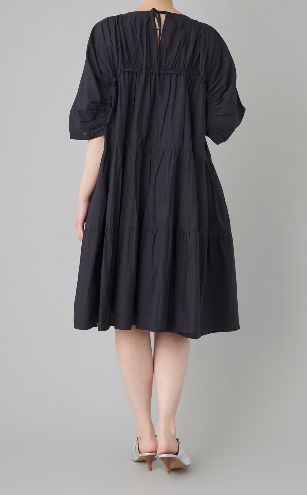 Inesギャザーワンピース