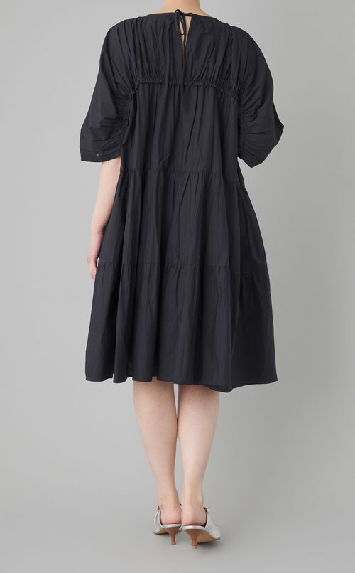 Inesギャザーワンピース