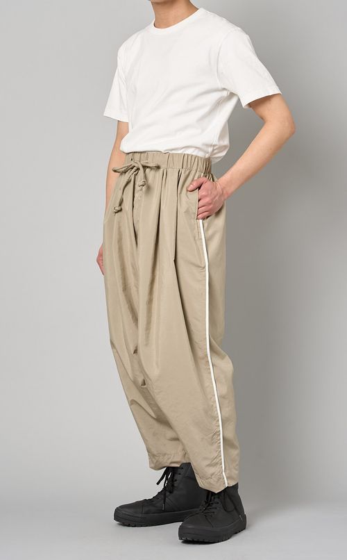 ラインデザインパンツ