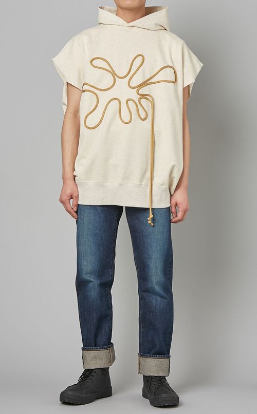 エンブレムバックデザインパーカー