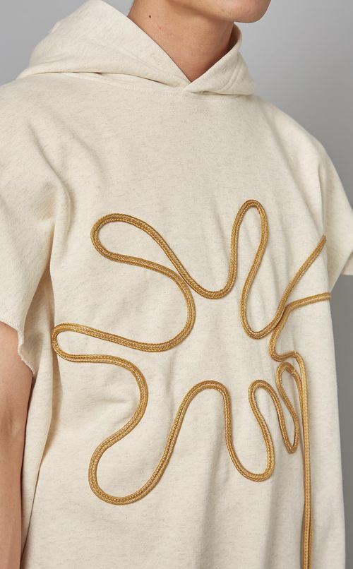 エンブレムバックデザインパーカー