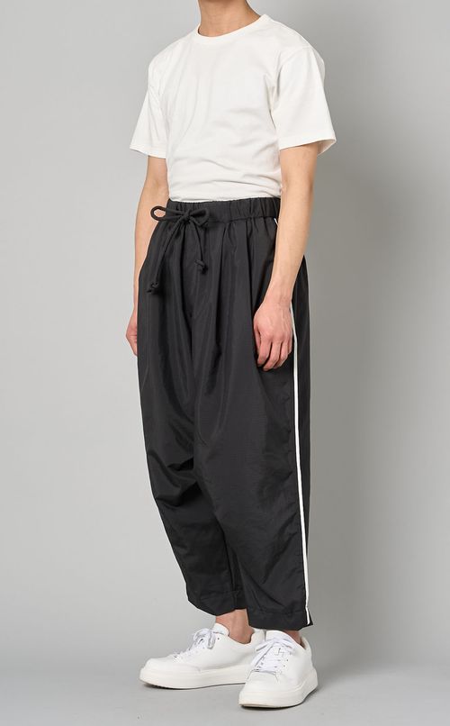 ラインデザインパンツ