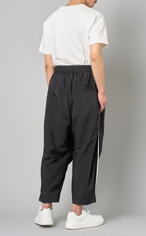 ラインデザインパンツ