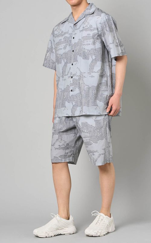 カモフラージュプリントシャツ