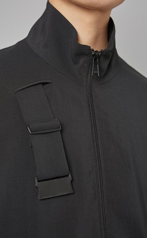 バッグ付ブルゾン