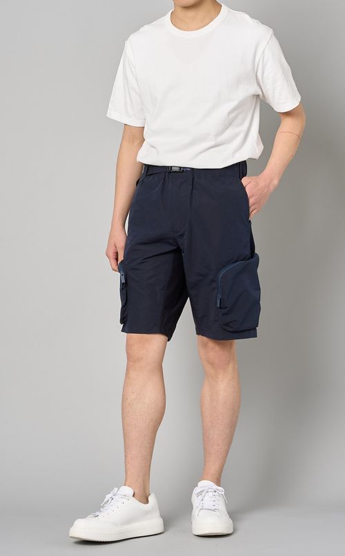 カーゴショーツ