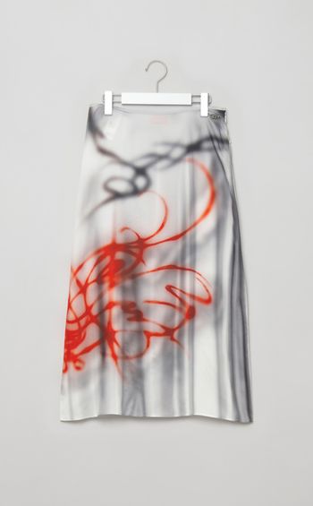 グラフィティプリントミディスカート