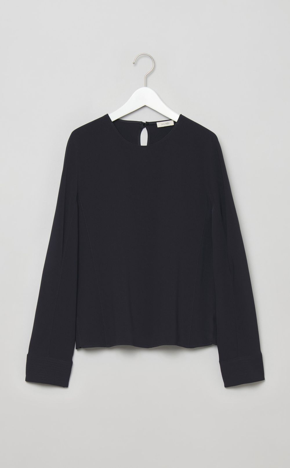 クルーネックコンパクトブラウス