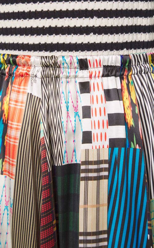 パッチワークプリントフレアスカート