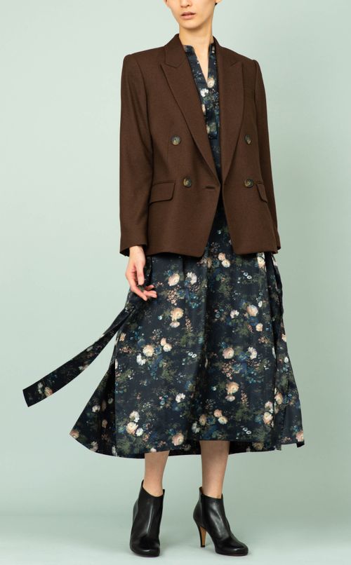 ピークドラペルダブルジャケット