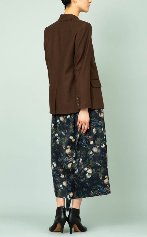 ピークドラペルダブルジャケット