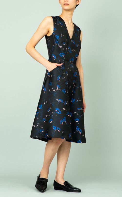 Vネックフラワープリントワンピース