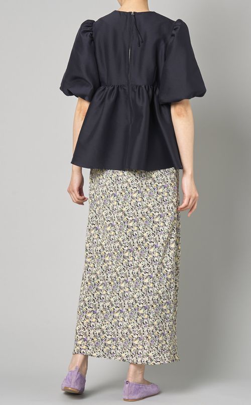 ギャザースリーブプルオーバーブラウス