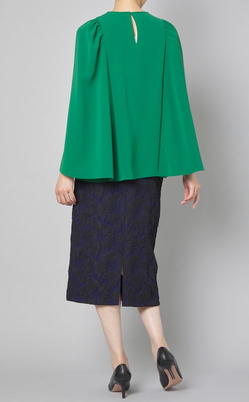 ギャザーショルダーケープブラウス