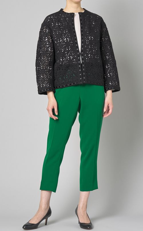 テーパードクロップドパンツ