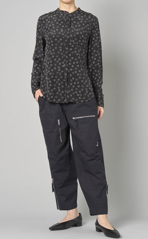 サークルプリントスタンドカラーブラウス