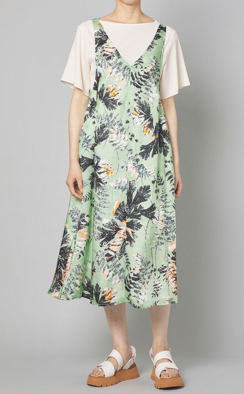 ボタニカルプリントノースリーブワンピース
