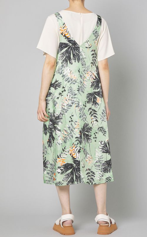 ボタニカルプリントノースリーブワンピース