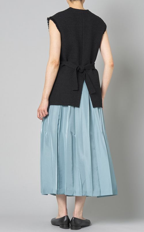 フロントジップニットジレ