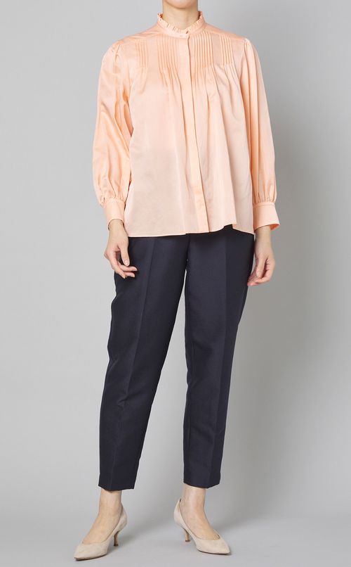 サテンピンタックギャザーブラウス