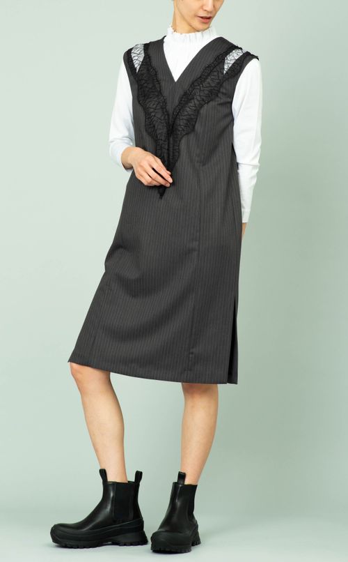 Vネックレースプルオーバー