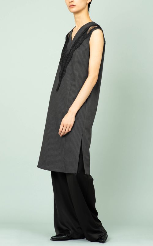 Vネックレースプルオーバー