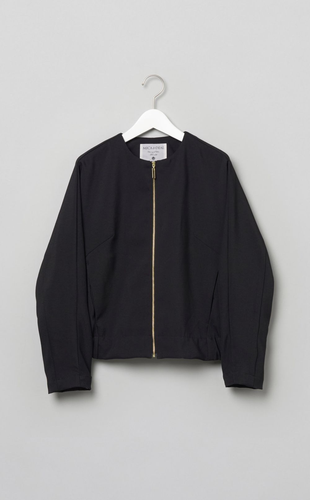 ノーカラージップアップブルゾン