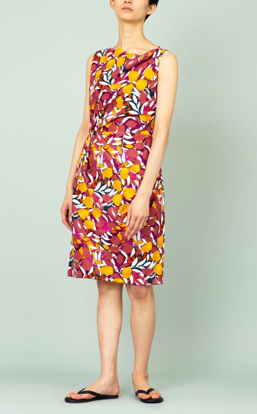 フラワープリントノースリーブワンピース