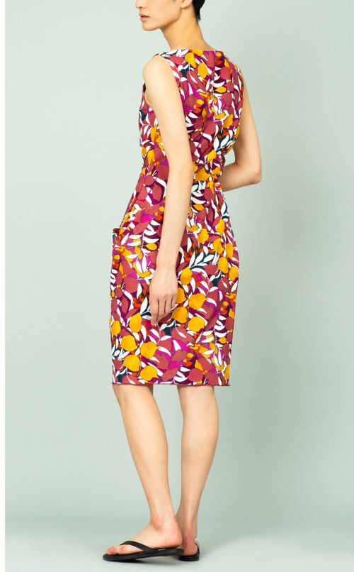 フラワープリントノースリーブワンピース