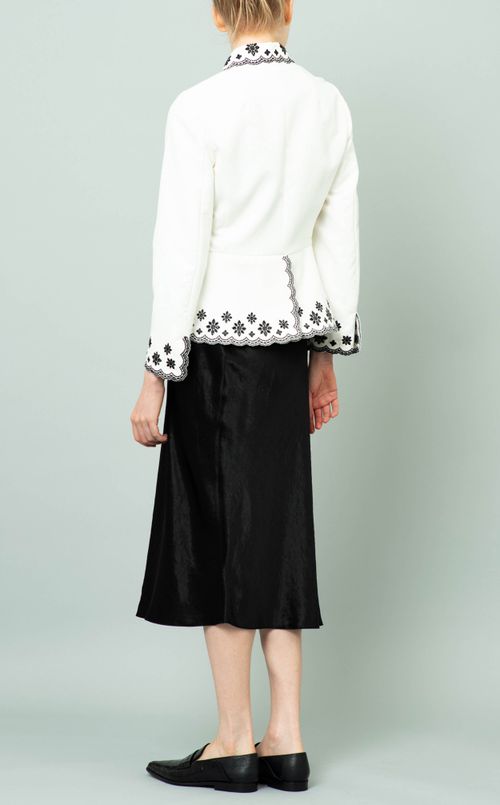 刺繍テーラードジャケット