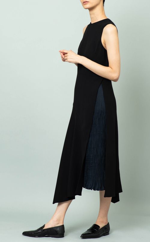 アシンメトリーノースリーブワンピース