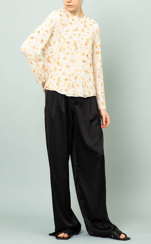 フラワープリントブラウス