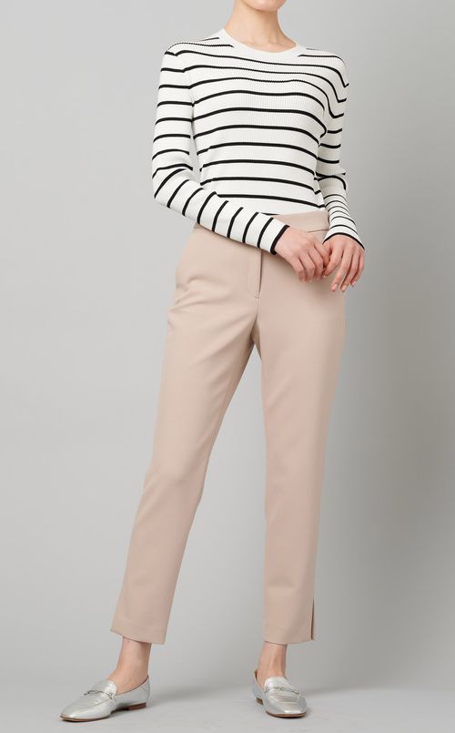 クロップドスリムテーパードパンツ