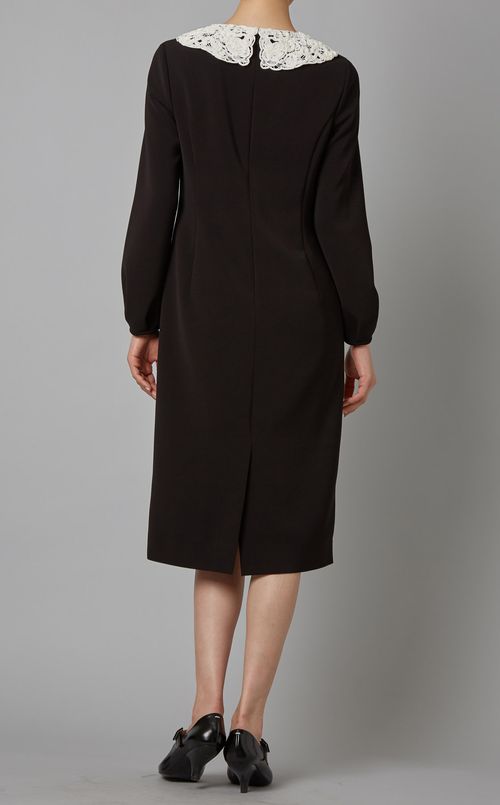 刺繍襟付ひざ丈ワンピース