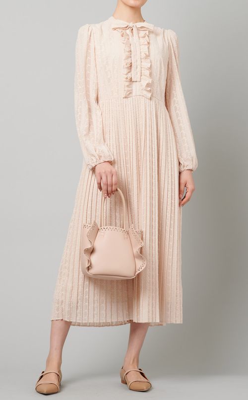 ボウタイ刺繍プリーツワンピース