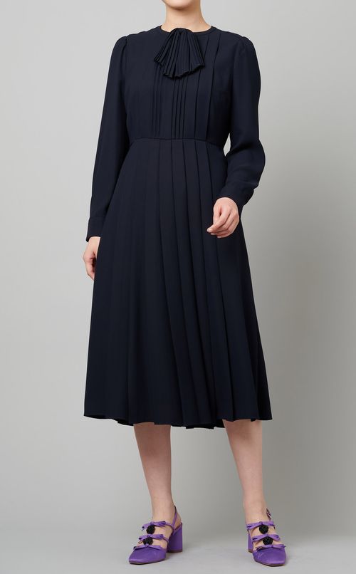 リボンタイ付プリーツワンピース