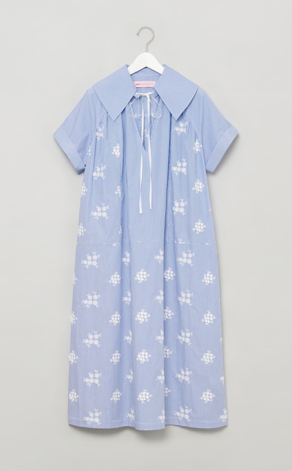 フラワー刺繍ビッグカラーワンピース