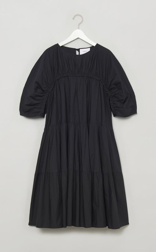 Inesギャザーワンピース