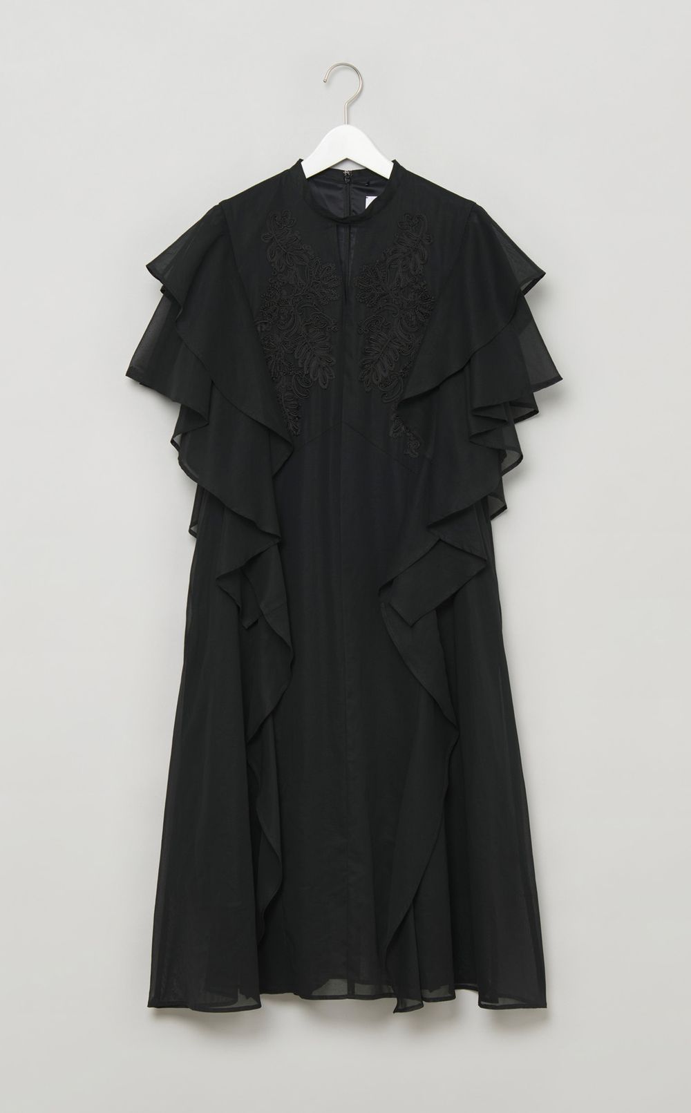 エンブロイダリーラッフルワンピース